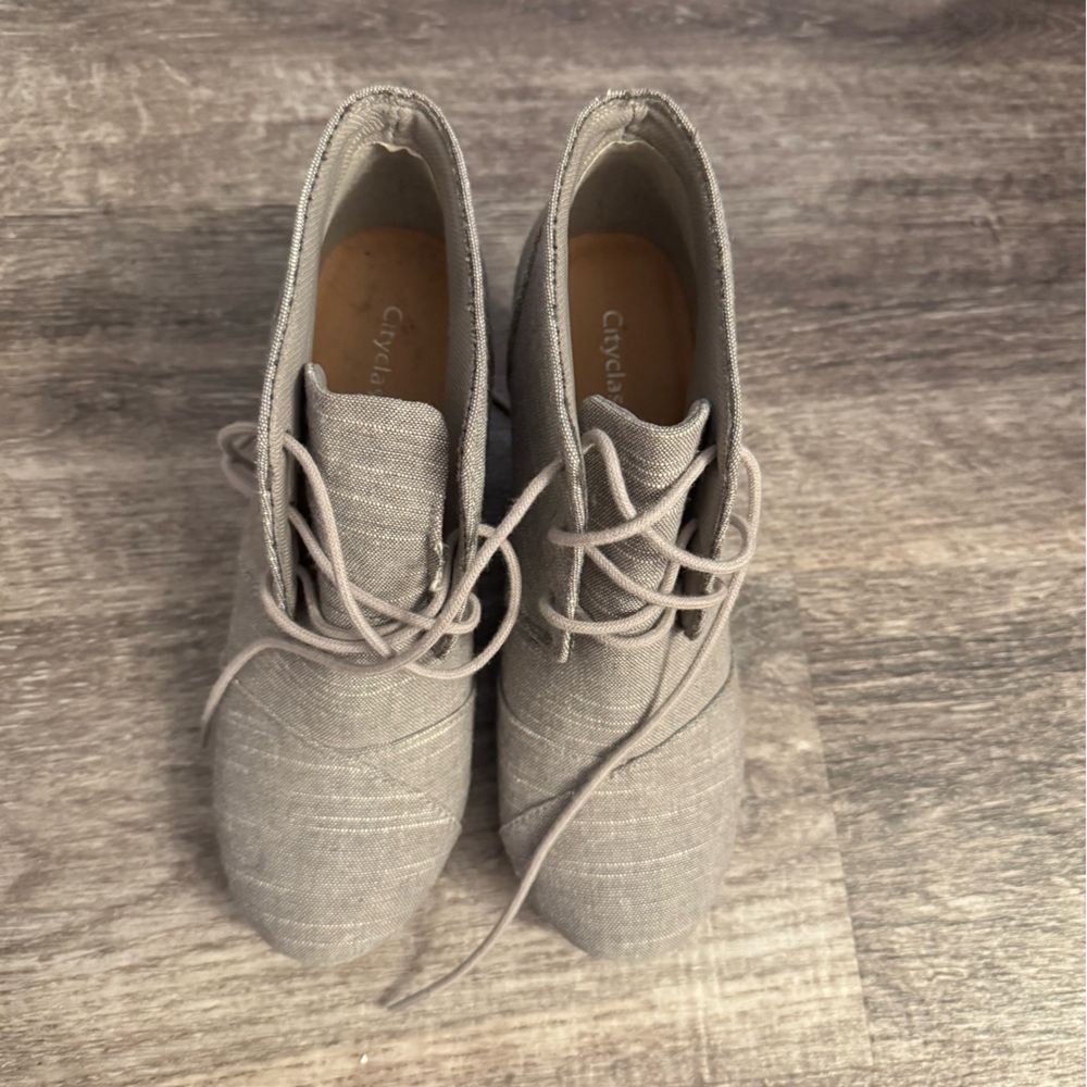 Cityclassified Gray Wedges